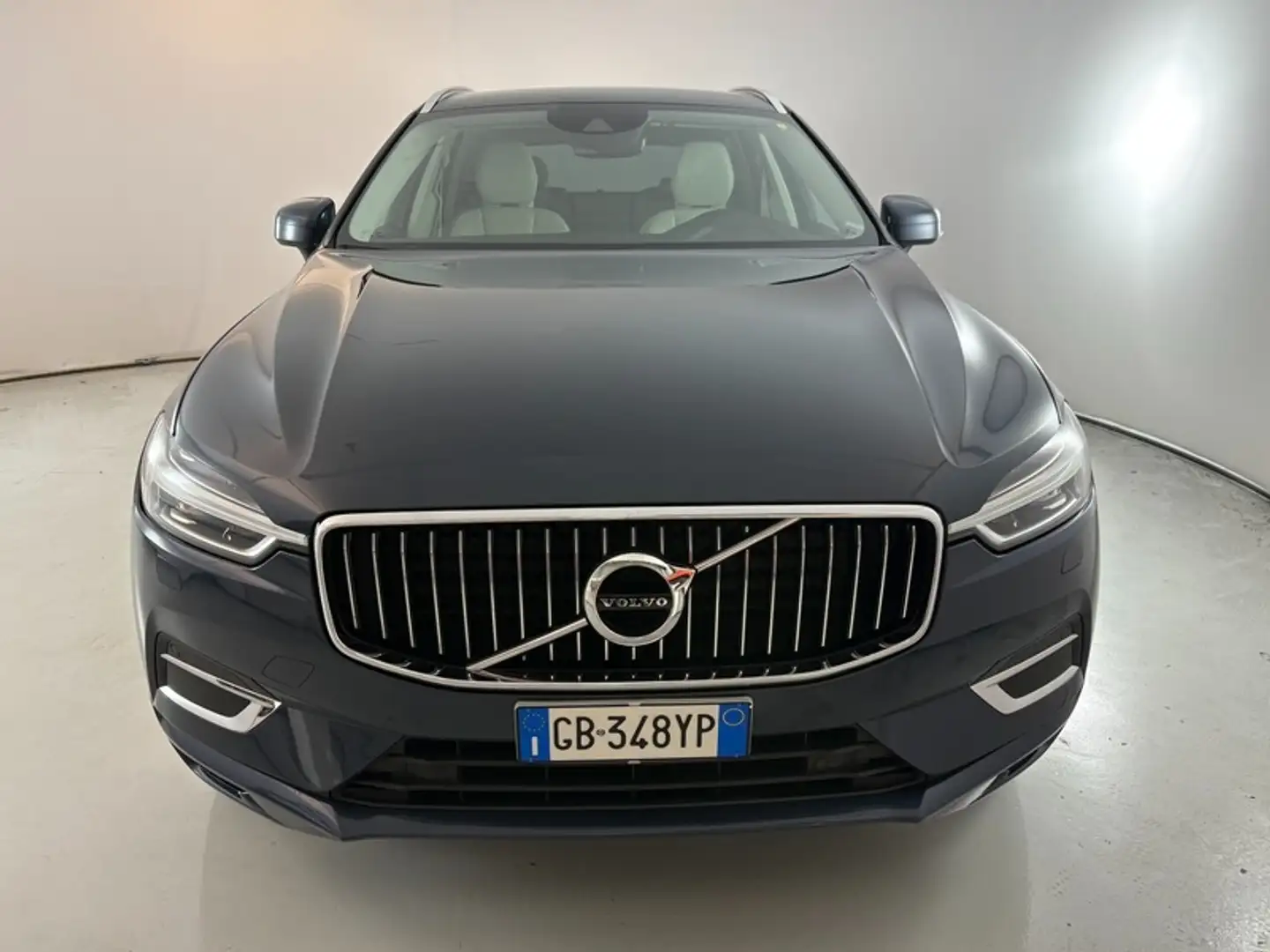 Volvo XC60 2.0 B4 R-Design Grigio - 2