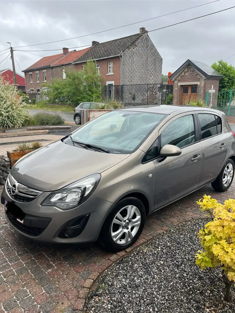 Opel Corsa 1.4i Cosmo - 1
