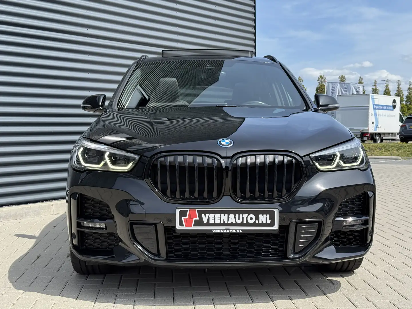 BMW X1 xDrive25e M-Sport Pano/Trekhaak/Camera/Apple Zwart - 2