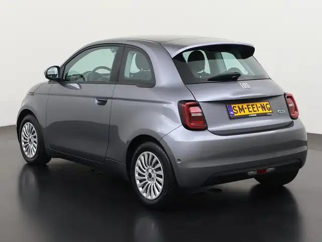 Fiat 500e view 6