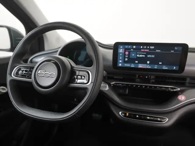 Fiat 500e view 5