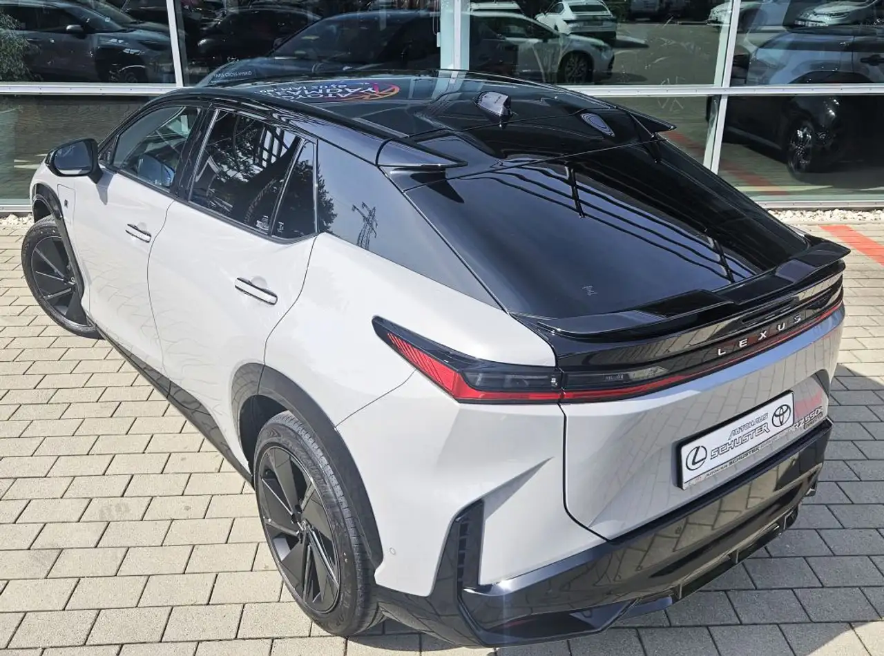 Lexus RZ 550e F SPORT 8