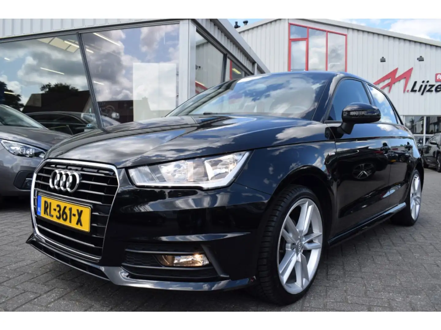 Audi A1 Sportback 1.0 TFSI Adrenalin S-line | Sportstuur | Zwart - 2