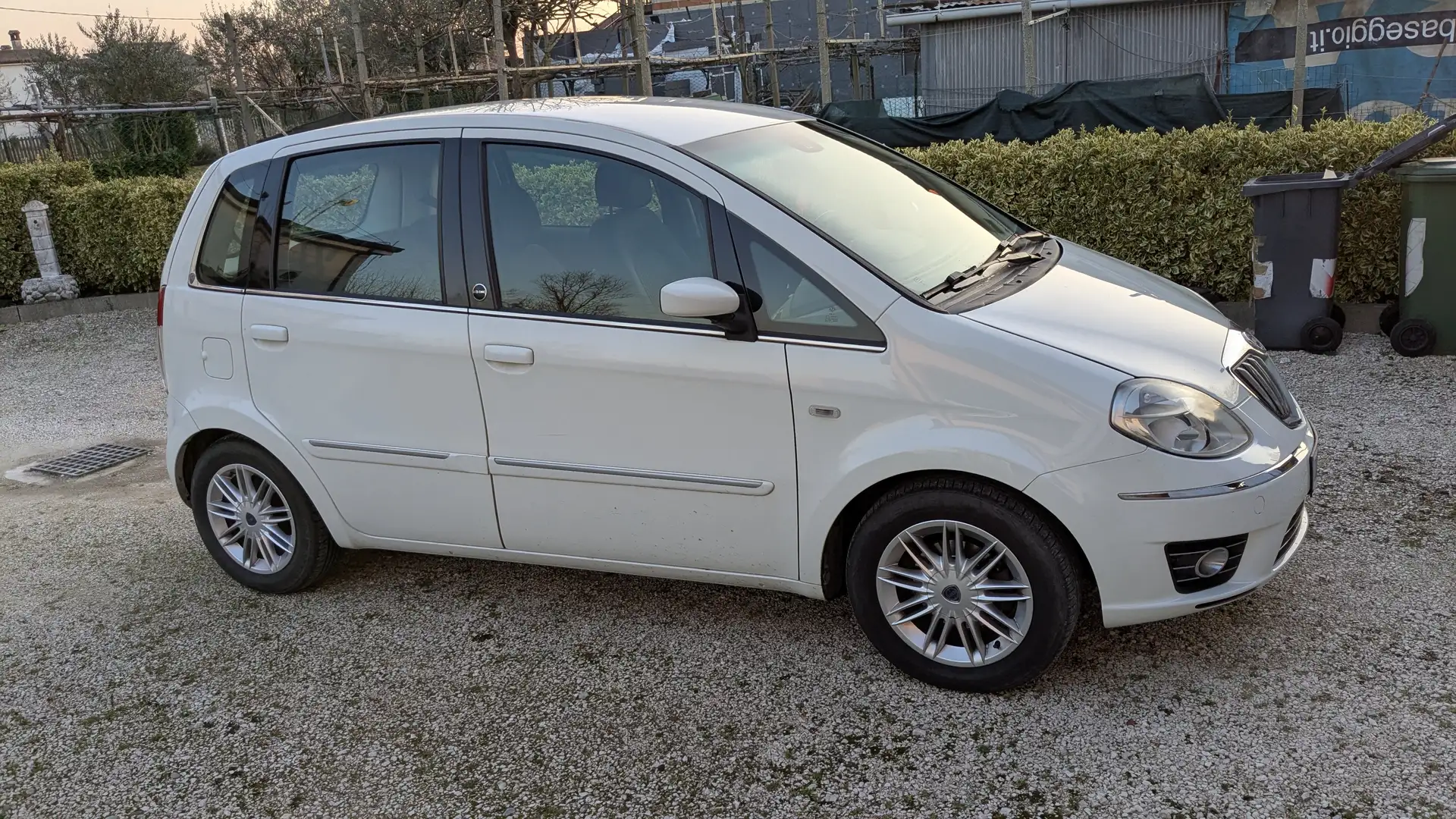 Lancia MUSA Musa+II+20071.4+8v+Diva+(argento)+ecochic+Gpl White - 1