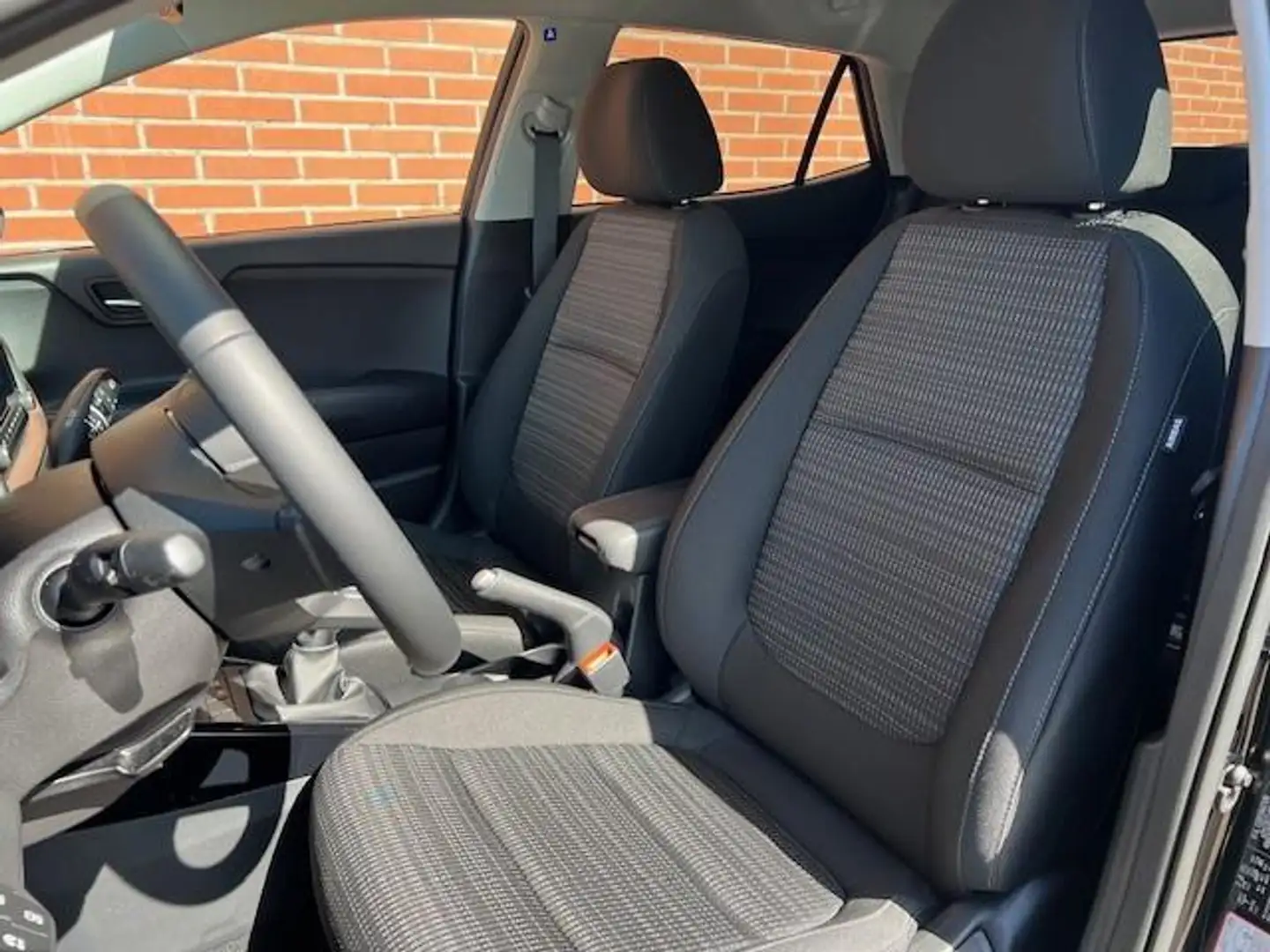 Kia Stonic 1.0 T-GDi MHEV DynamicPlusLine | €1.500,- inruilvo Zwart - 2
