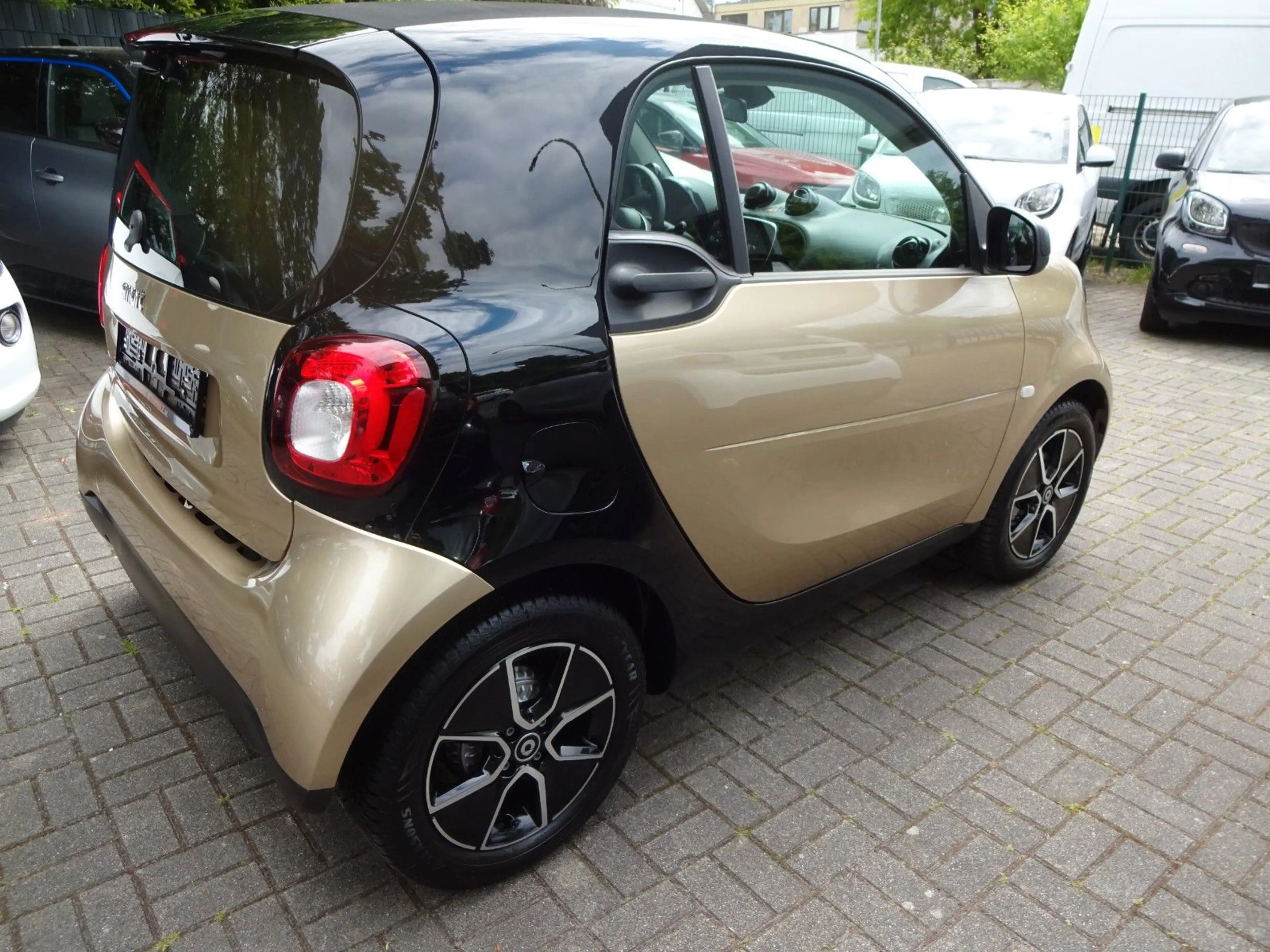 smart forTwo coupe EQ, 22KW Schnelllader ,SHZ,LMF, TOP — photo 7