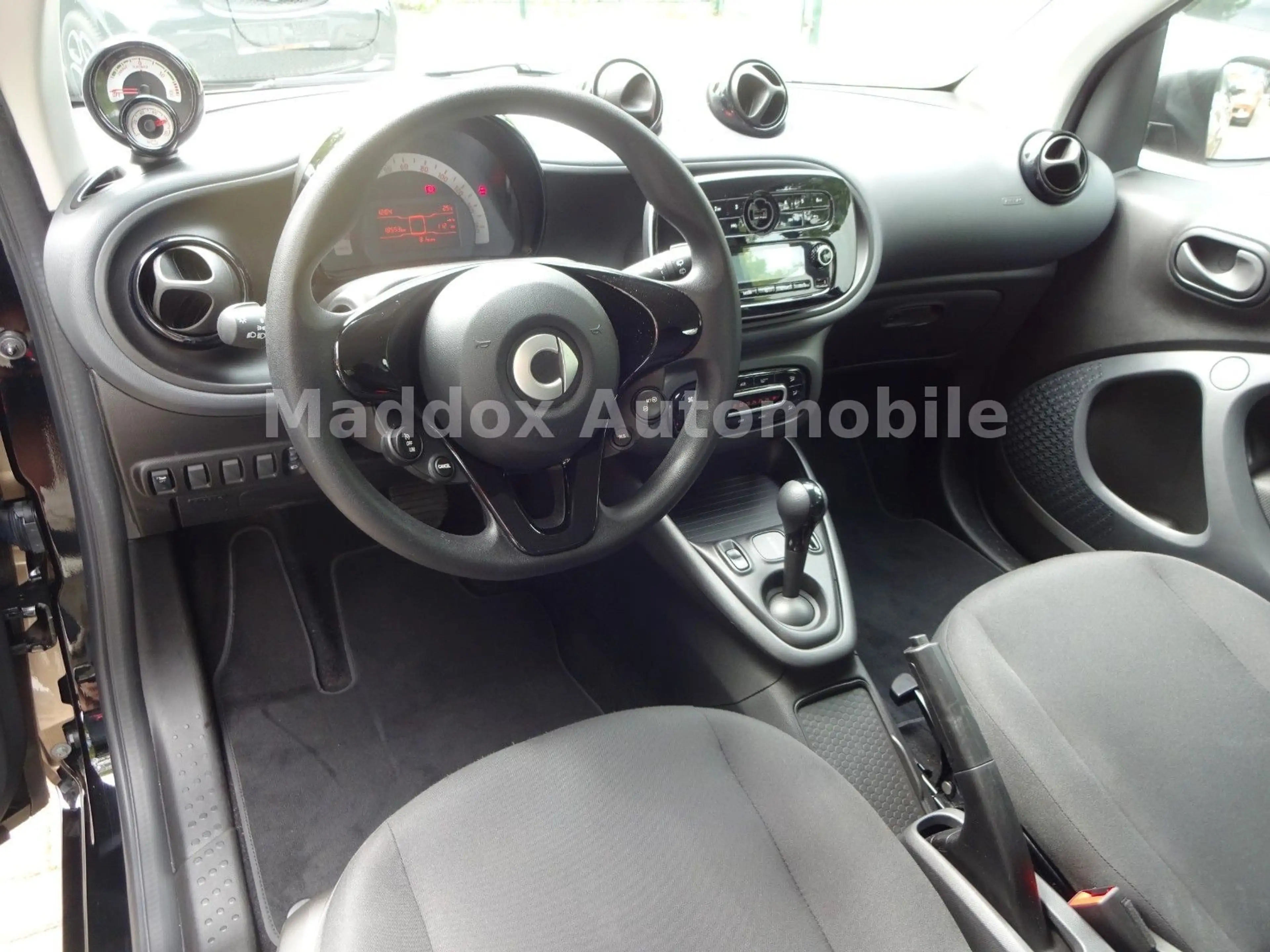 smart forTwo coupe EQ, 22KW Schnelllader ,SHZ,LMF, TOP — photo 11