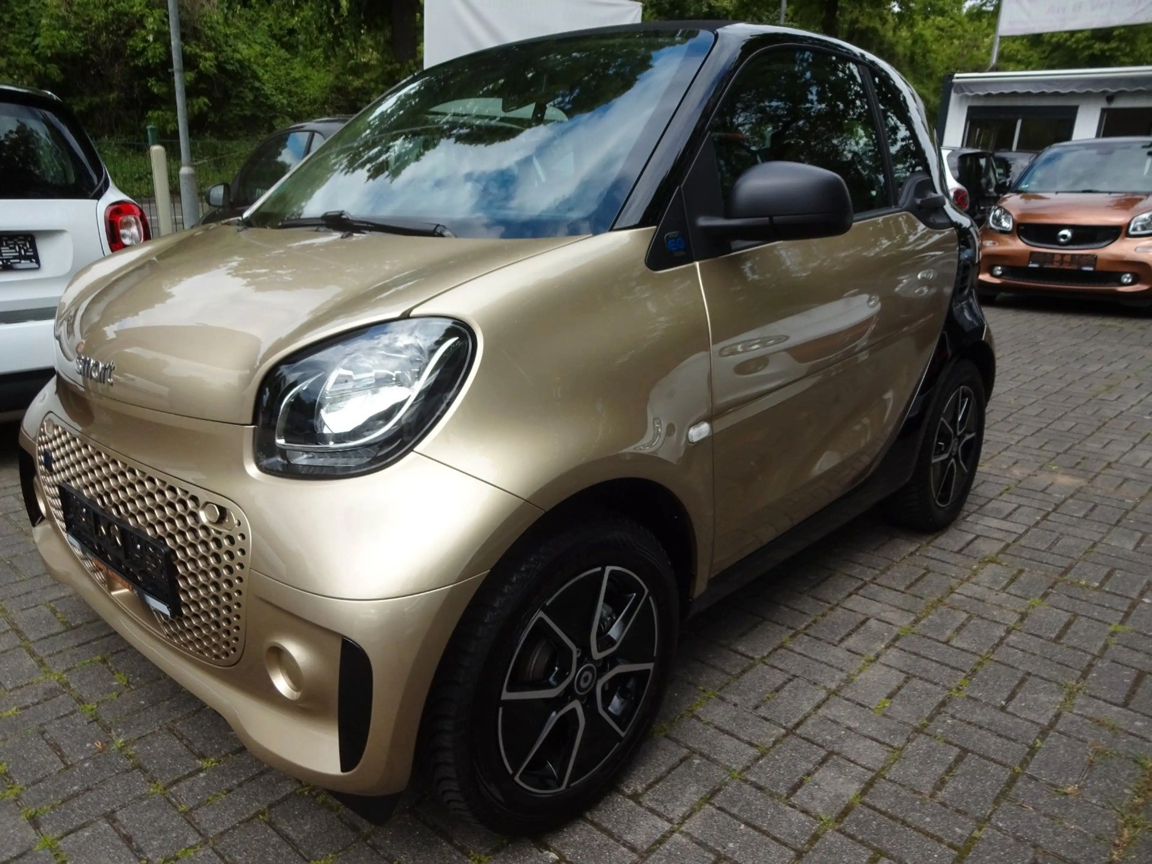 smart forTwo coupe EQ, 22KW Schnelllader ,SHZ,LMF, TOP — photo 4