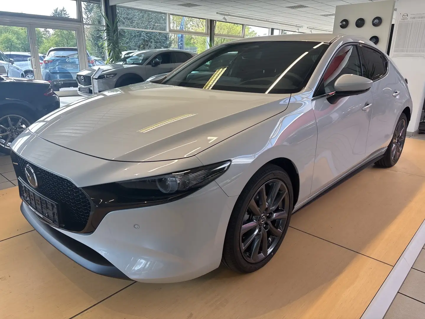 Mazda 3 5-Türer 2025 Exclusive-Line 2.5L e-SKYACTIV-G 140P Wit - 1