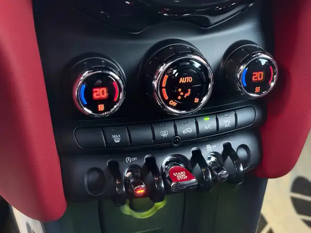 Mini Hatch view 18