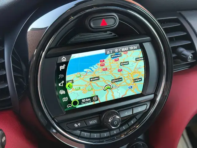 Mini Hatch view 16