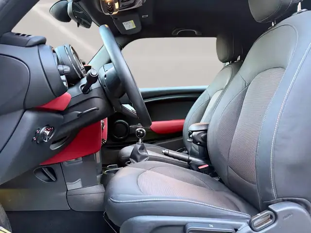 Mini Hatch view 13