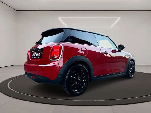 Mini Hatch view 6