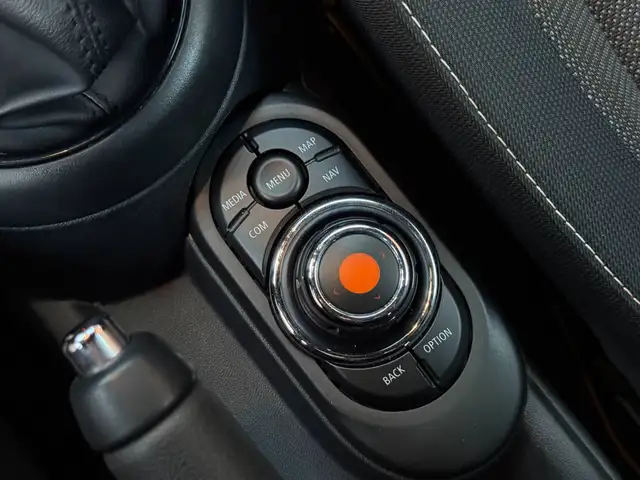 Mini Hatch view 19