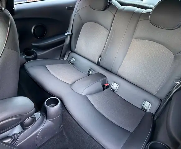 Mini Hatch view 21