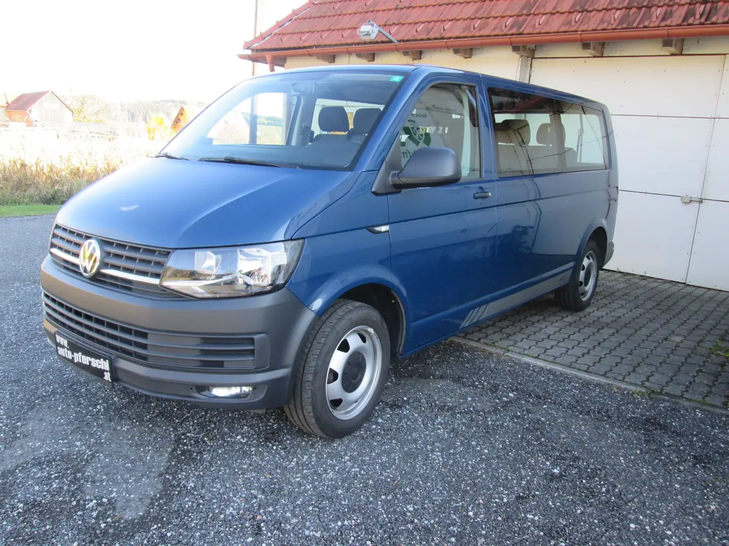 Volkswagen T6 Transporter Kombi lang Bleu - 2