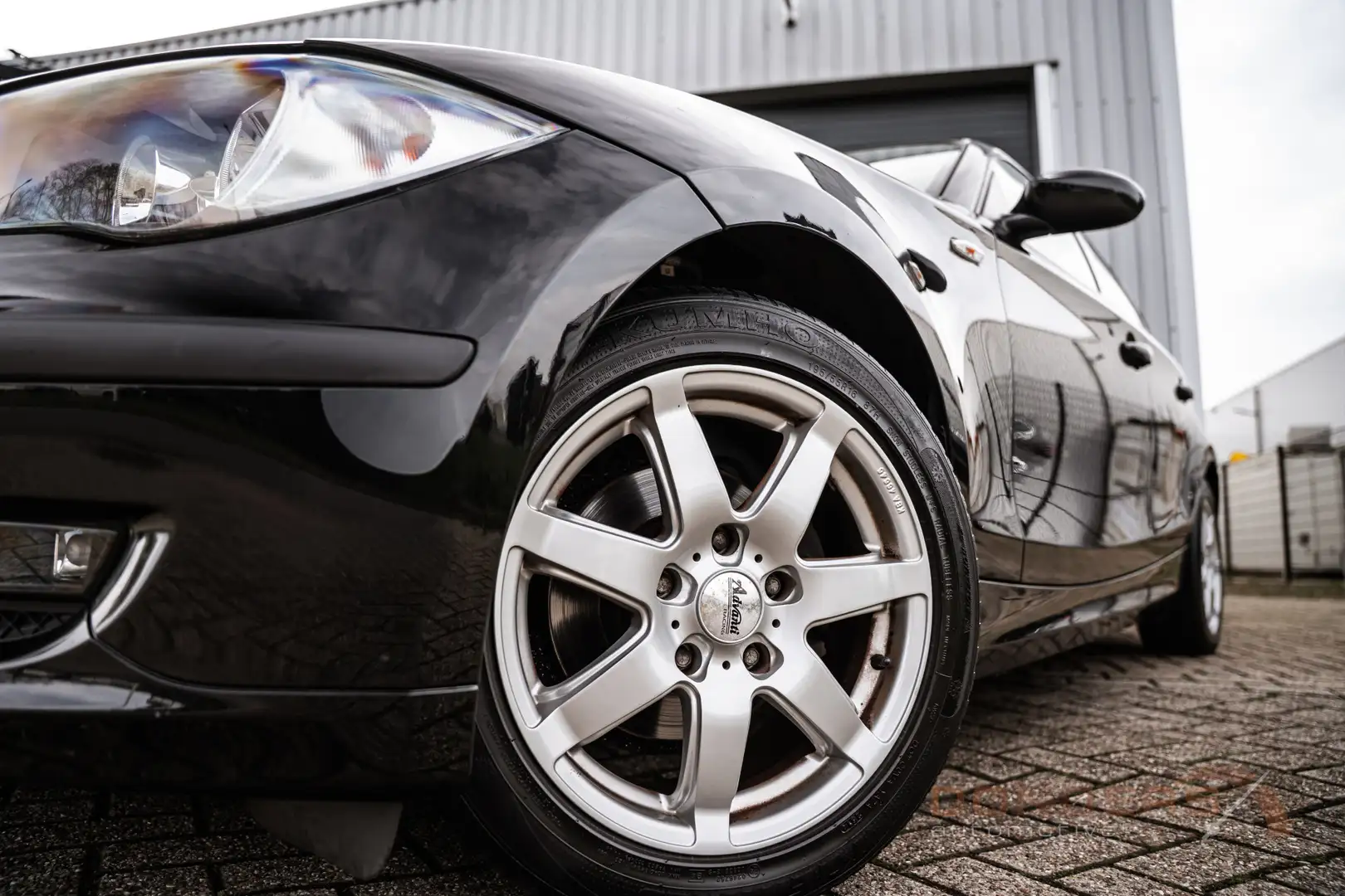 BMW 116 1-serie 116i Zwart - 2