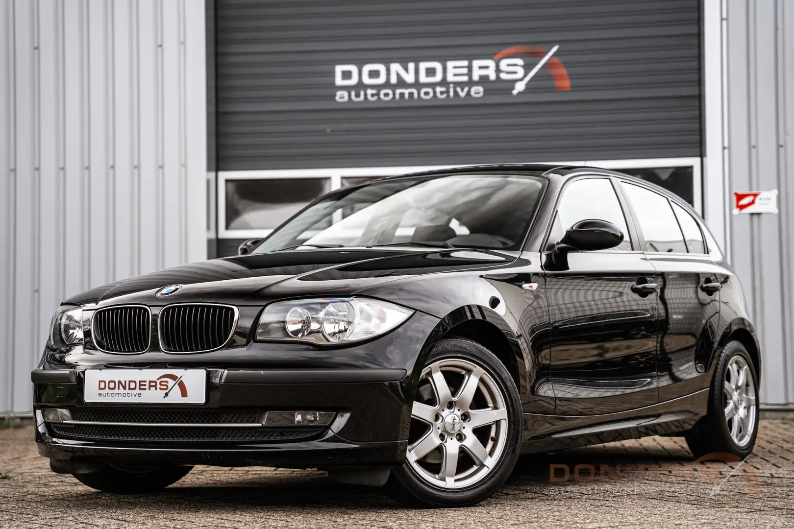 BMW 116 1-serie 116i Zwart - 1