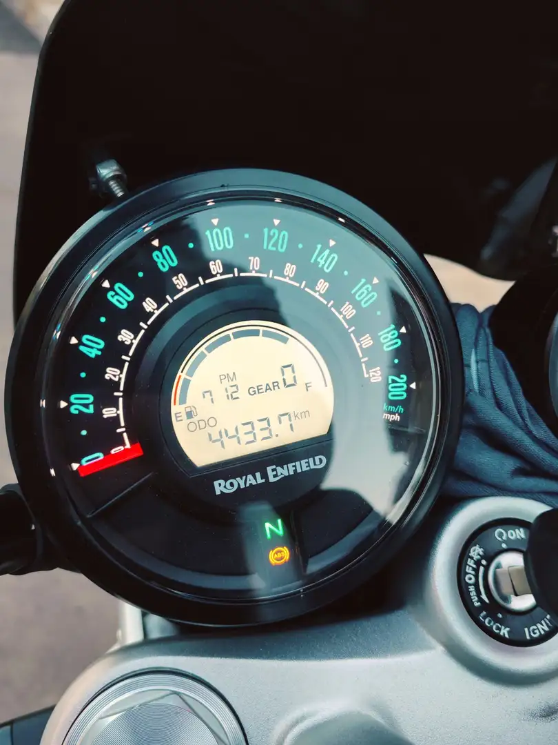 Royal Enfield Super Meteor 650 Černá - 1