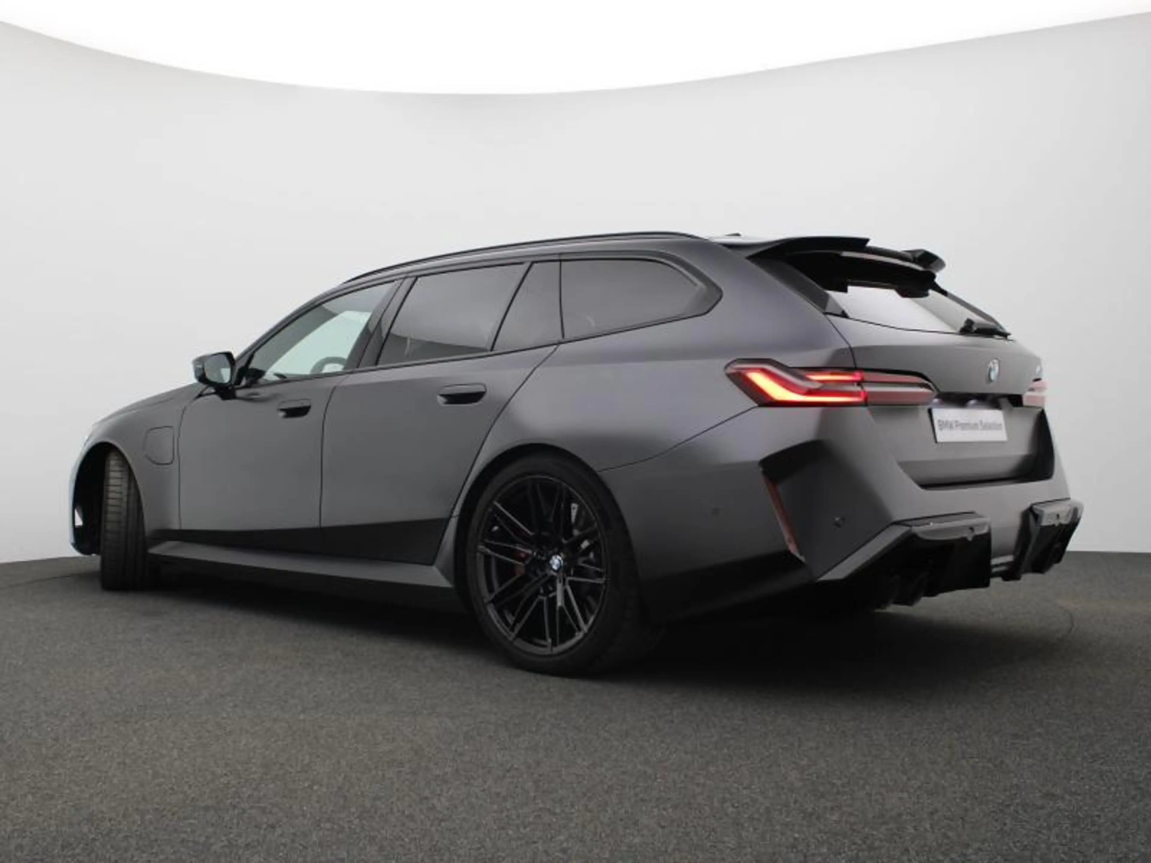 BMW M5 TOURING Matt - Pano - B&W Sound - M Drivers Pack- — photo 5
