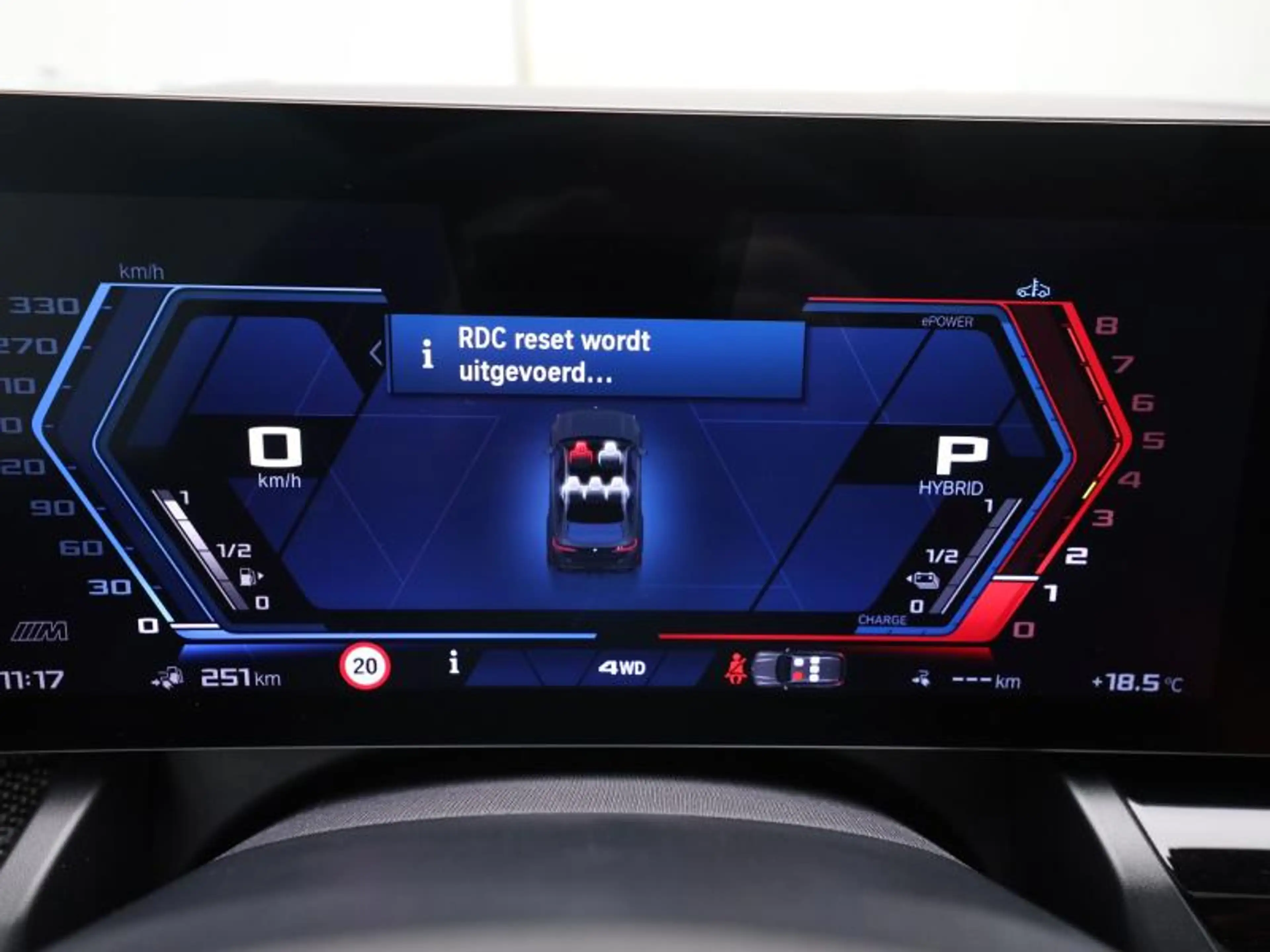 BMW M5 TOURING Matt - Pano - B&W Sound - M Drivers Pack- — photo 10