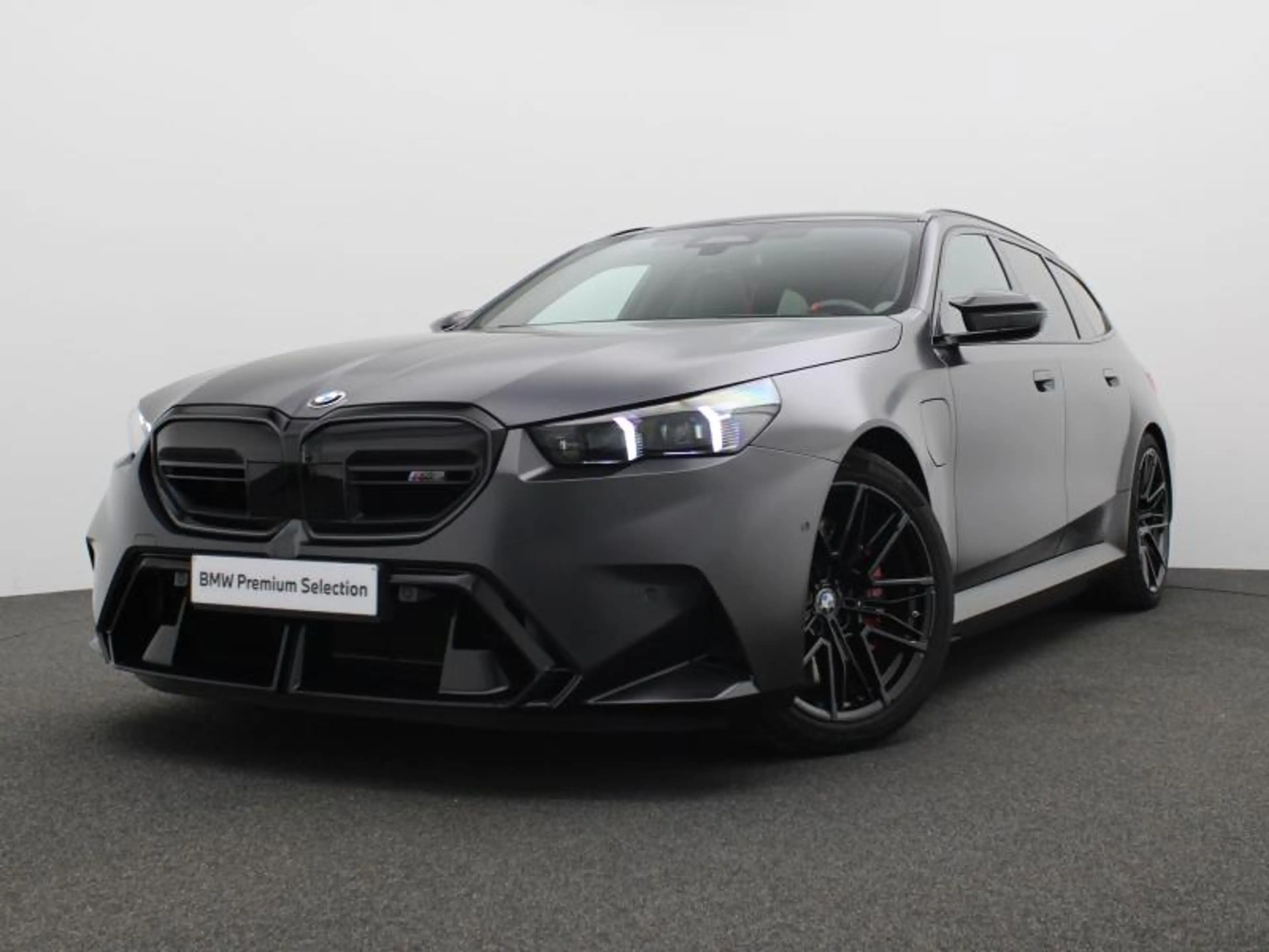 BMW M5 TOURING Matt - Pano - B&W Sound - M Drivers Pack-