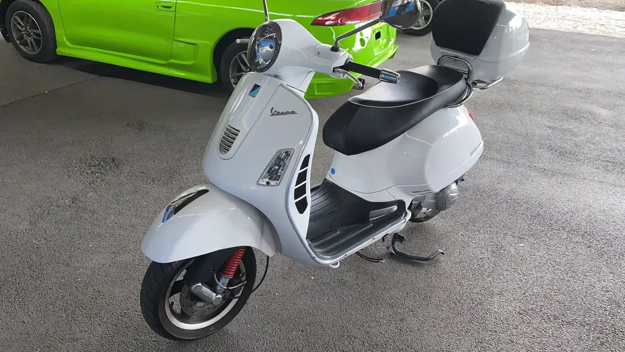 Vespa GTS Super 300