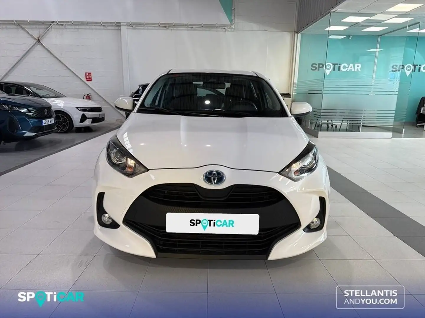 Toyota Yaris 120H 1.5 Active Tech Blanco - 2
