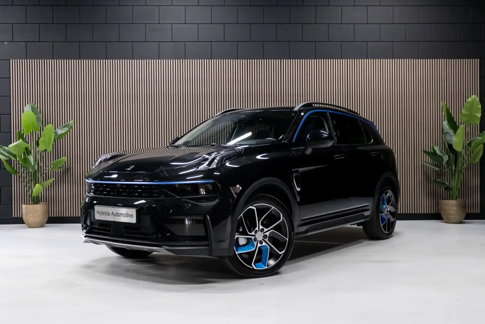 Lynk & Co 01 1.5 PHEV | 360 CAM | PANO | CARPLAY | ACC | BLIS | Zwart - 1
