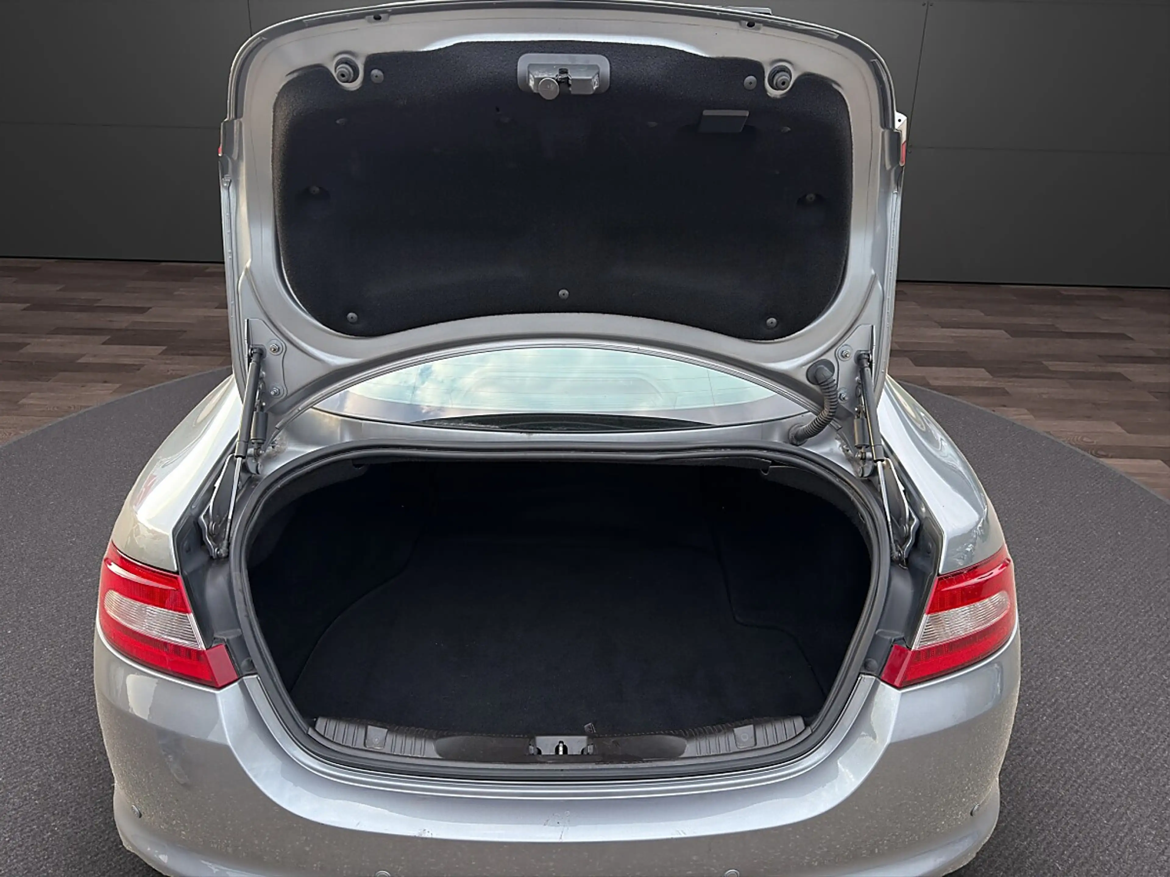 Jaguar XF 2,7 V6 Diesel Premium Luxury — photo 8