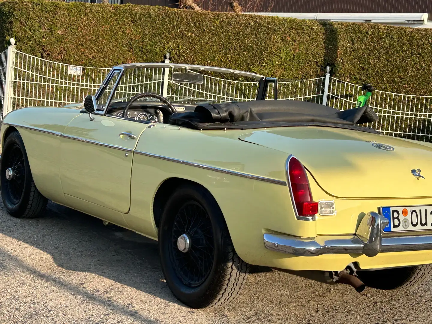 MG MGC Cabrio Gelb - 1