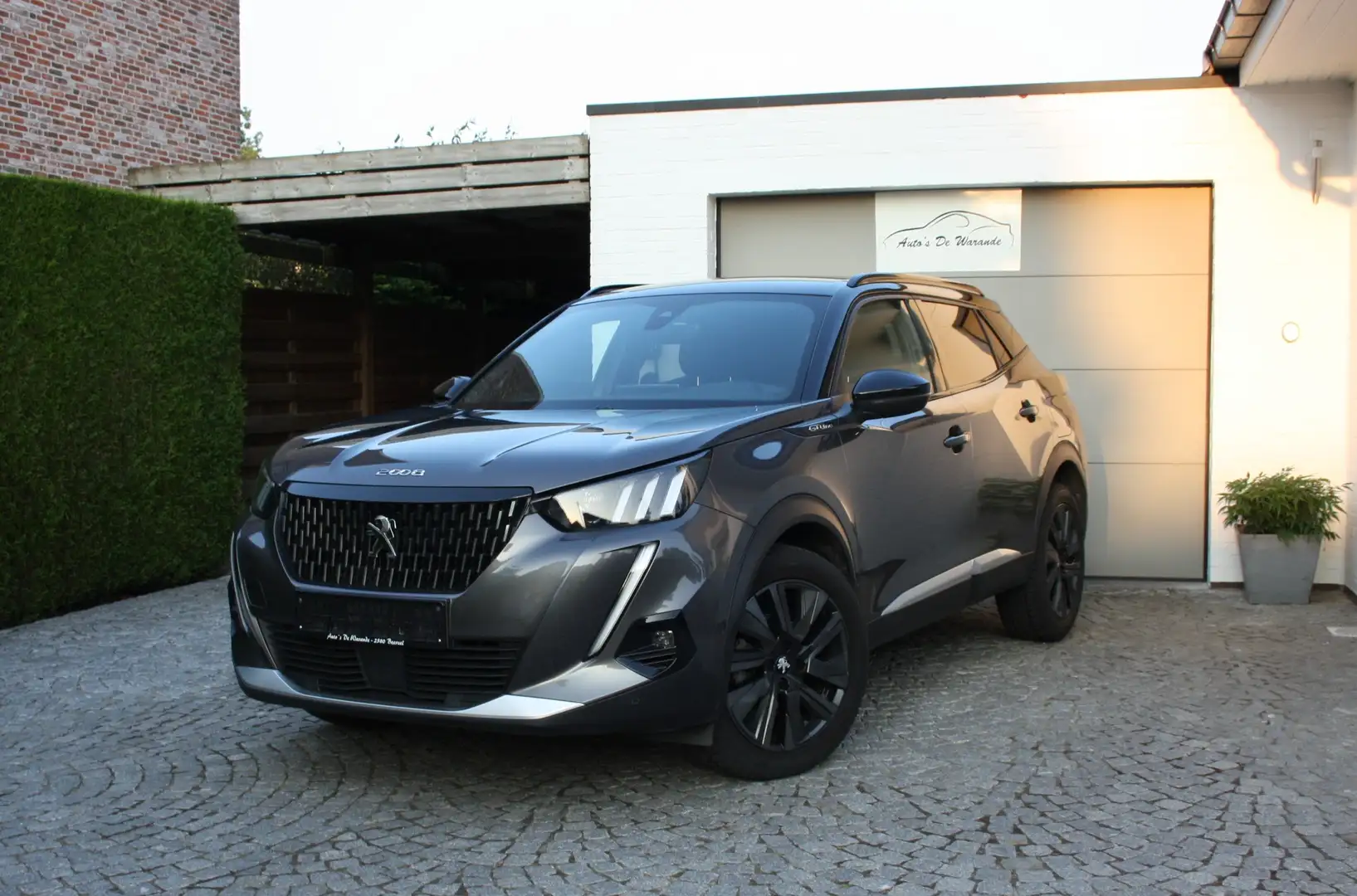 Peugeot 2008 1.2 PureTech GT Line| camera | navi | voorruitverw Gris - 1