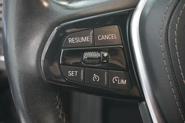 BMW 5 Series view 12