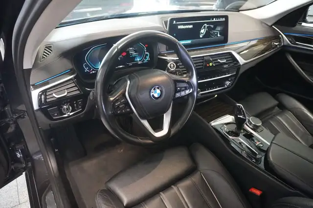 BMW 5 Series view 7