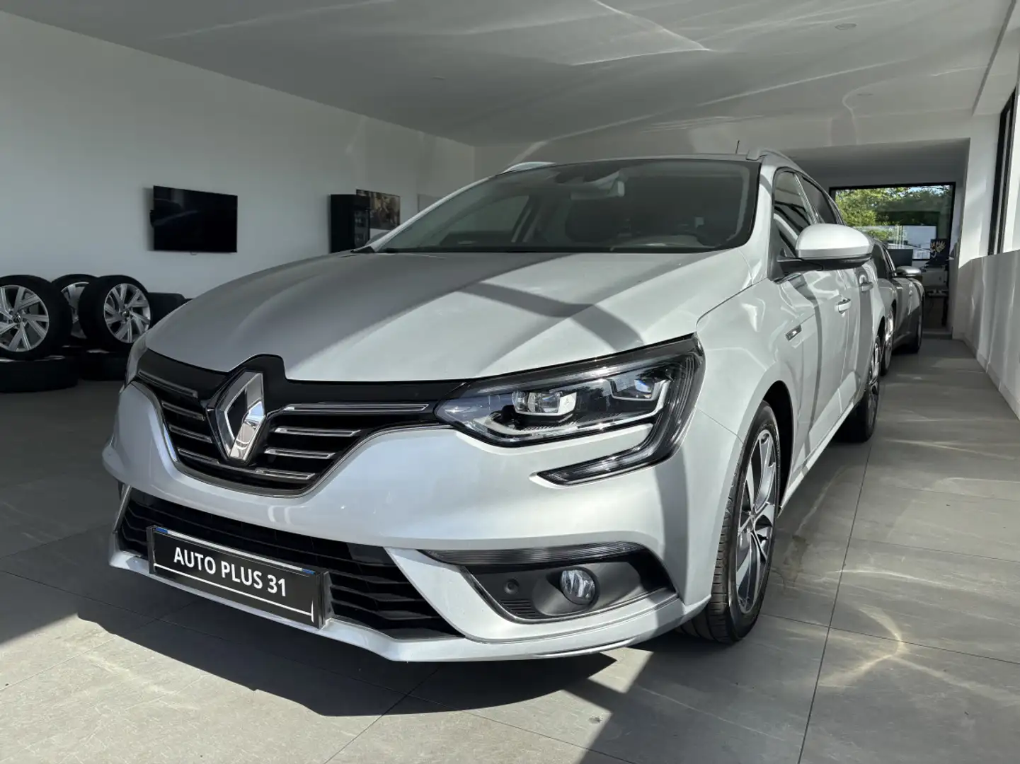 Renault Megane IV Estate TCe 165 Energy Intens - 1
