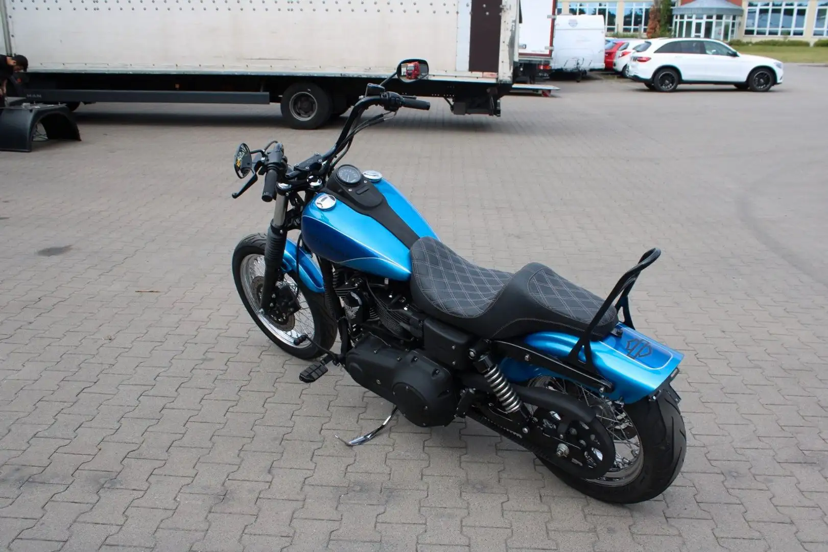 Harley-Davidson Street Bob 96cui Blau - 2