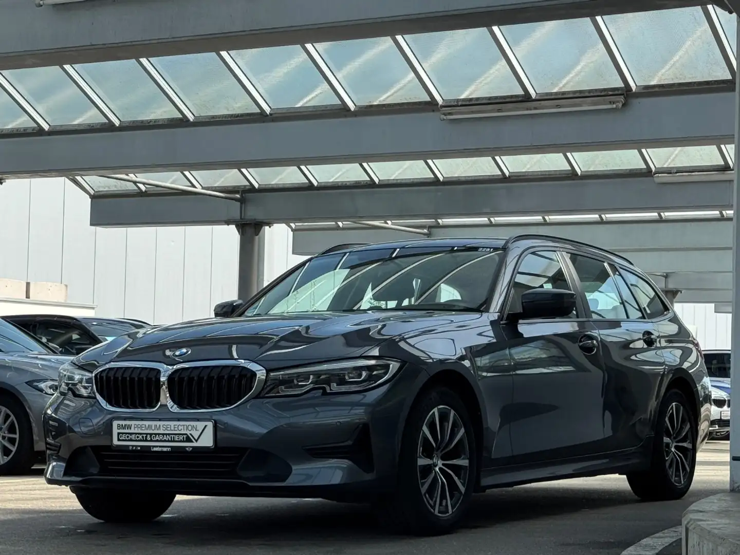 BMW 318 d Tour. Adv. DrivAssi/erwLED 2 JAHRE GARANTIE Gris - 2