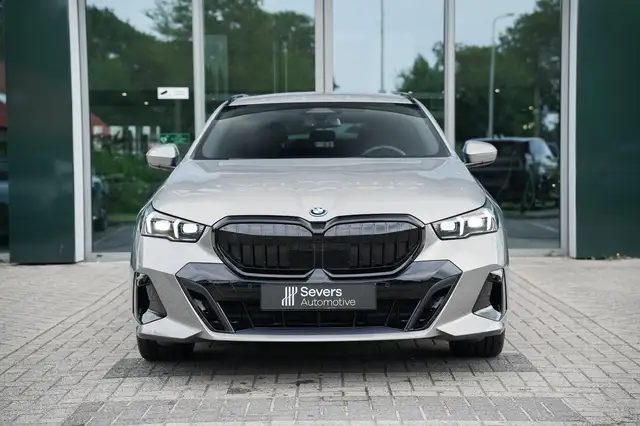BMW M view 8
