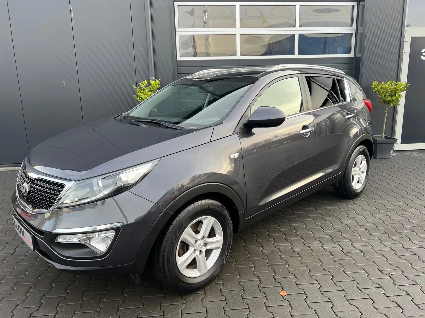 Kia Sportage 1.6 GDI X-treme ComfortLine Grijs - 2