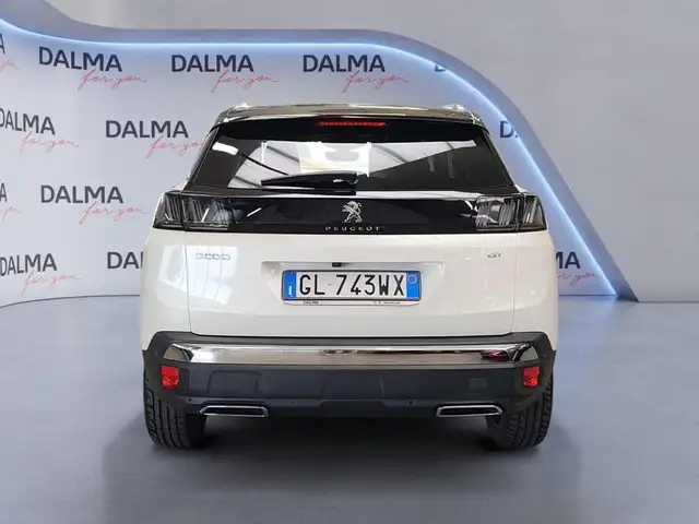 Peugeot 3008 view 4