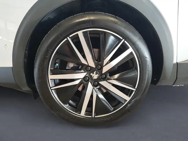 Peugeot 3008 view 9