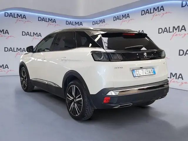 Peugeot 3008 view 3