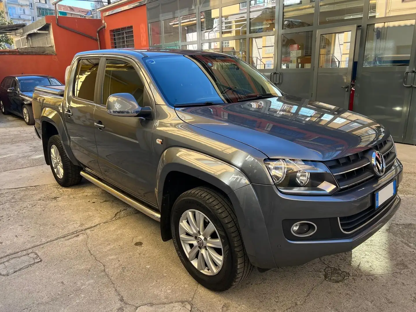 Volkswagen Amarok Amarok DC 2.0 bitdi Highline 4motion 180cv auto Grigio - 2