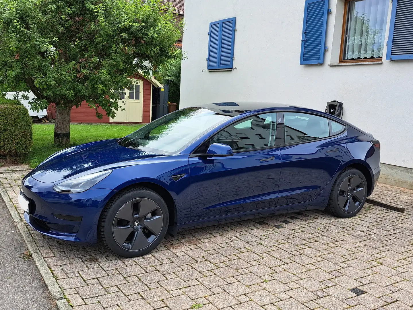 Tesla Model 3 Model 3 Standard Reichweite Plus Hinterradantrieb Blau - 2