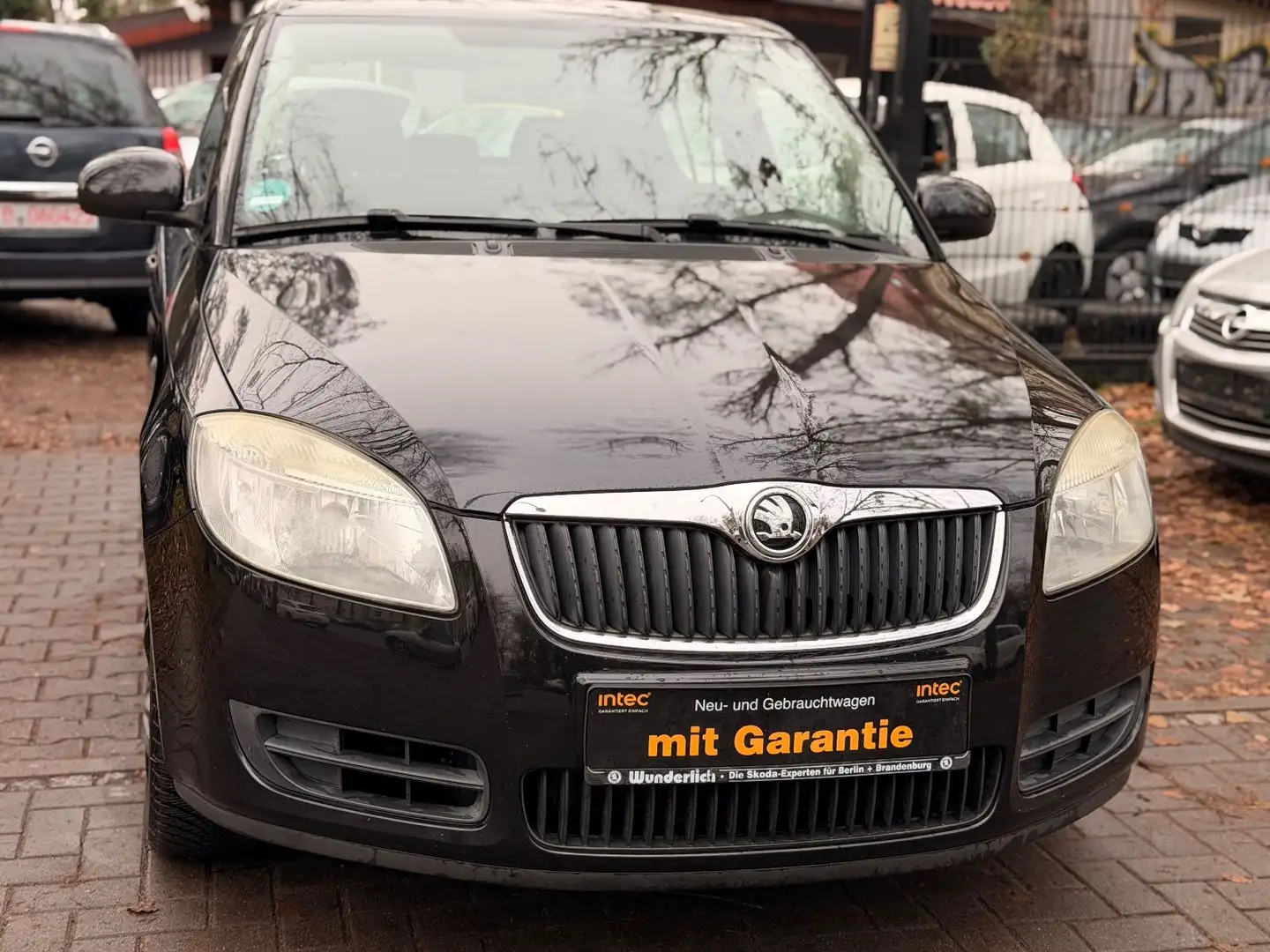 Skoda Fabia 1.6l Automatik,SitzH,Kamera,Apple Carplay Schwarz - 2