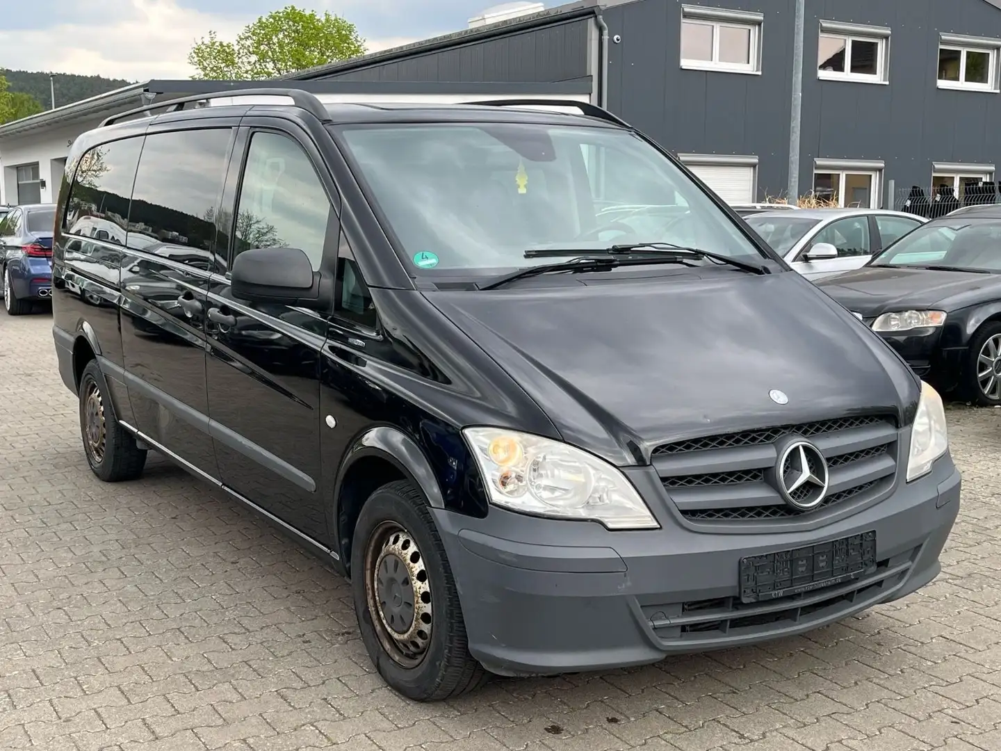 Mercedes-Benz Vito 116 CDI extralang Autom Navi PDC AHK Negru - 2