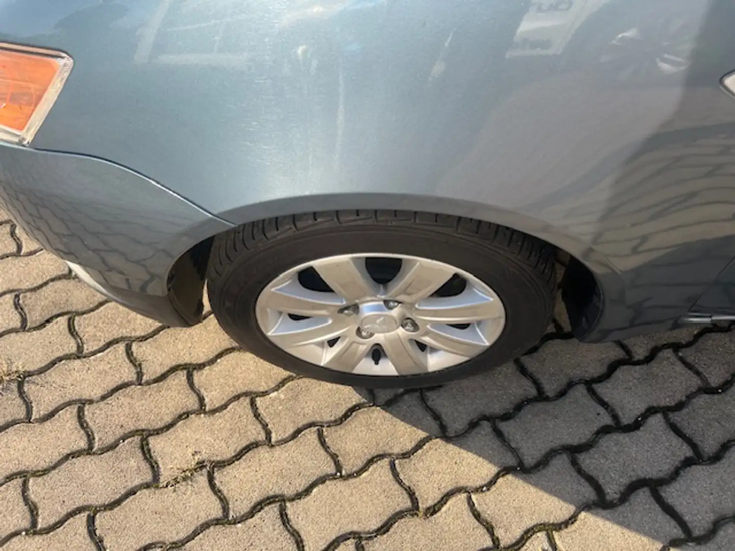 Mitsubishi Colt 1,1 Inform CT Top Edition Blau - 2