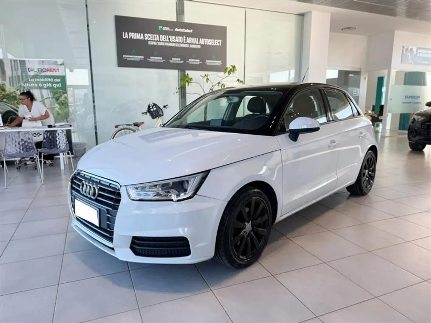 Audi A1 Sportback 1.6 TDI 115 cv metal plus Blanc - 1