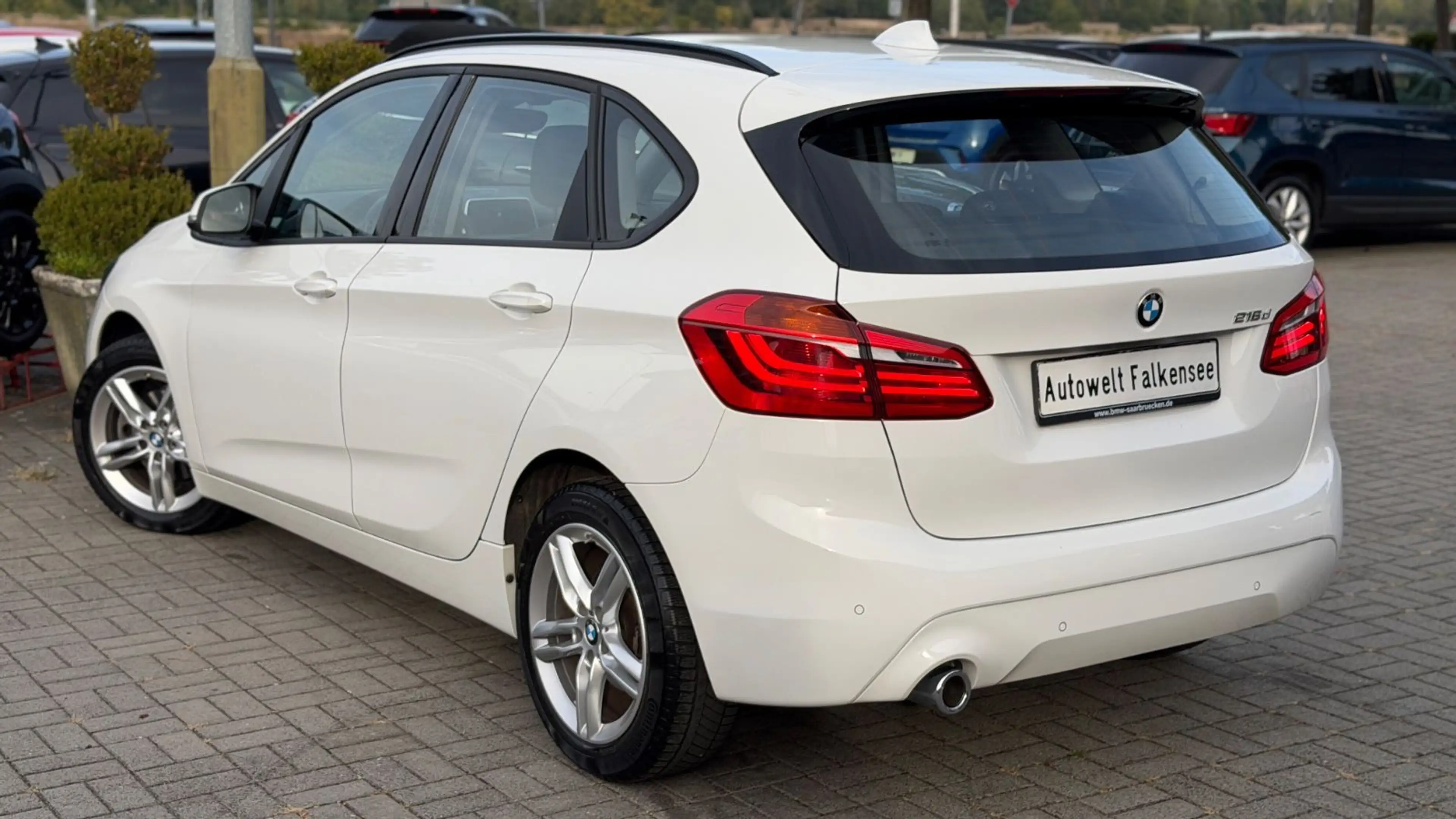 BMW 216 216d Advantage — photo 5