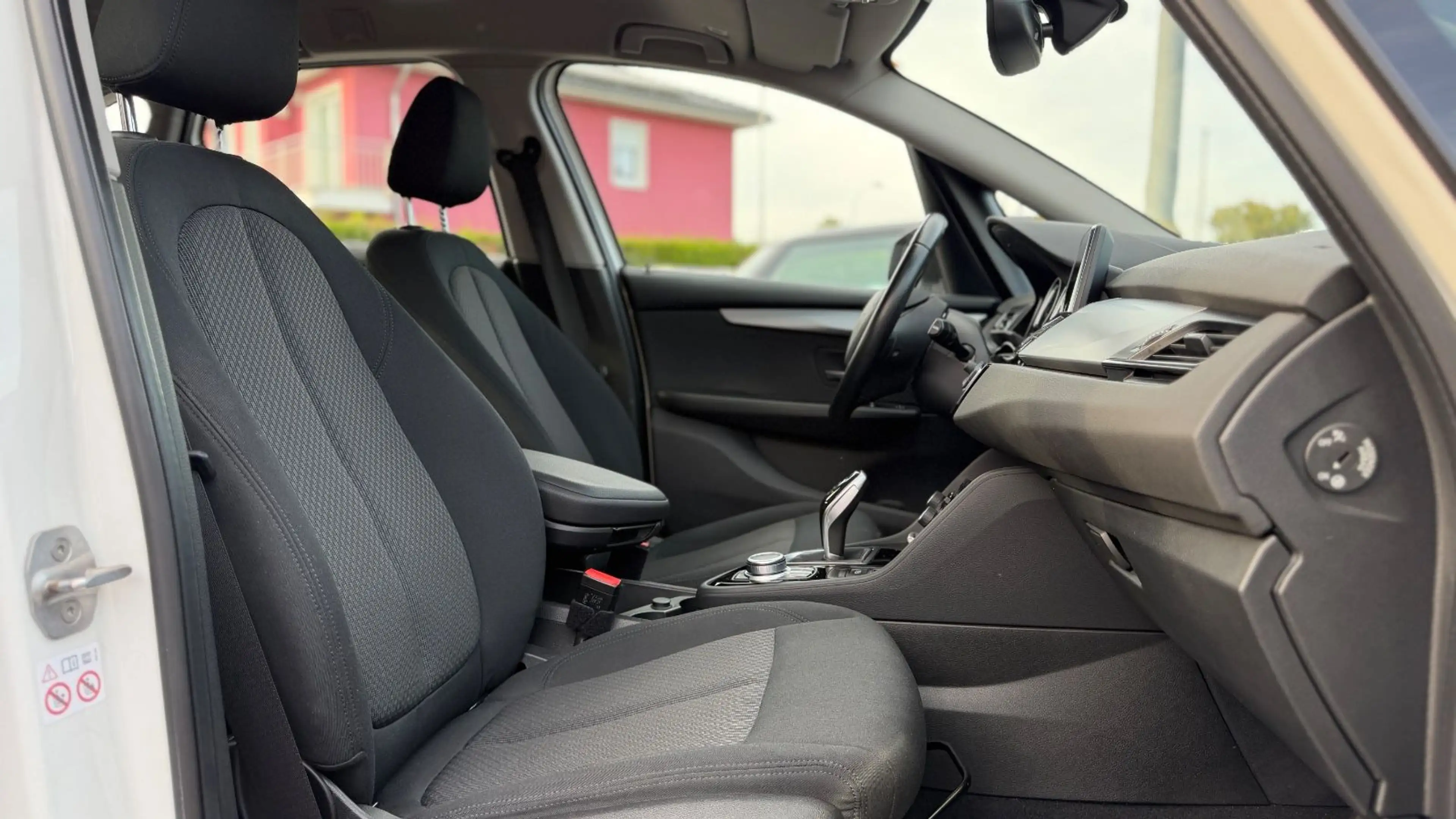 BMW 216 216d Advantage — photo 15